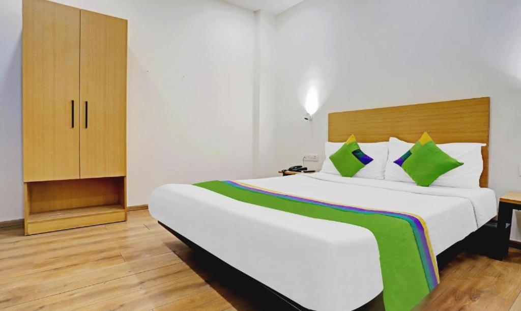 Hotel Orient Avenue Нагпур Экстерьер фото