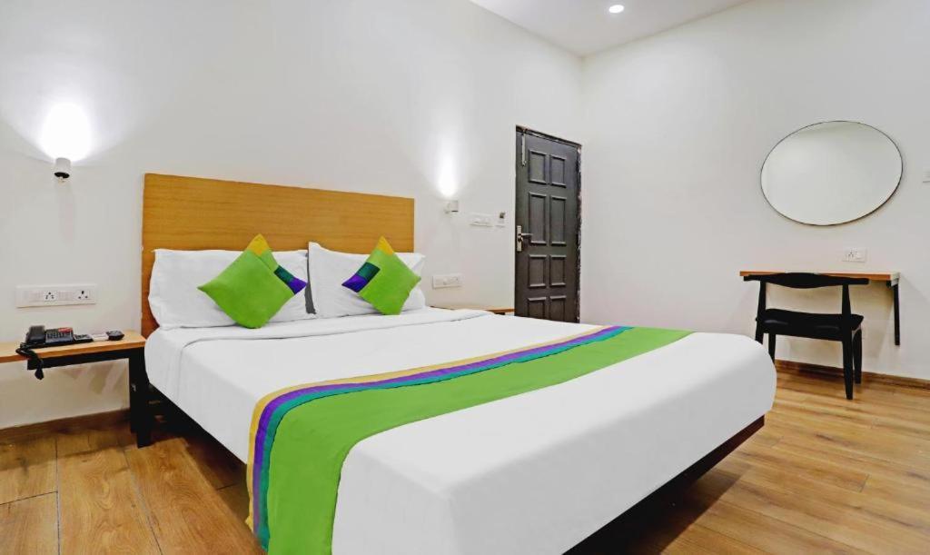 Hotel Orient Avenue Нагпур Экстерьер фото